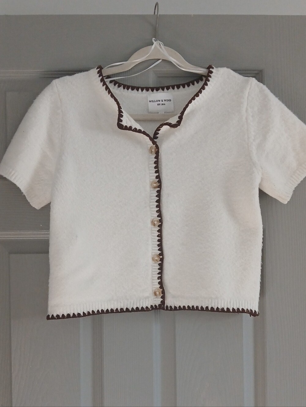 Willow & Wind Cream Short-Sleeve Cardigan with Brown Trim